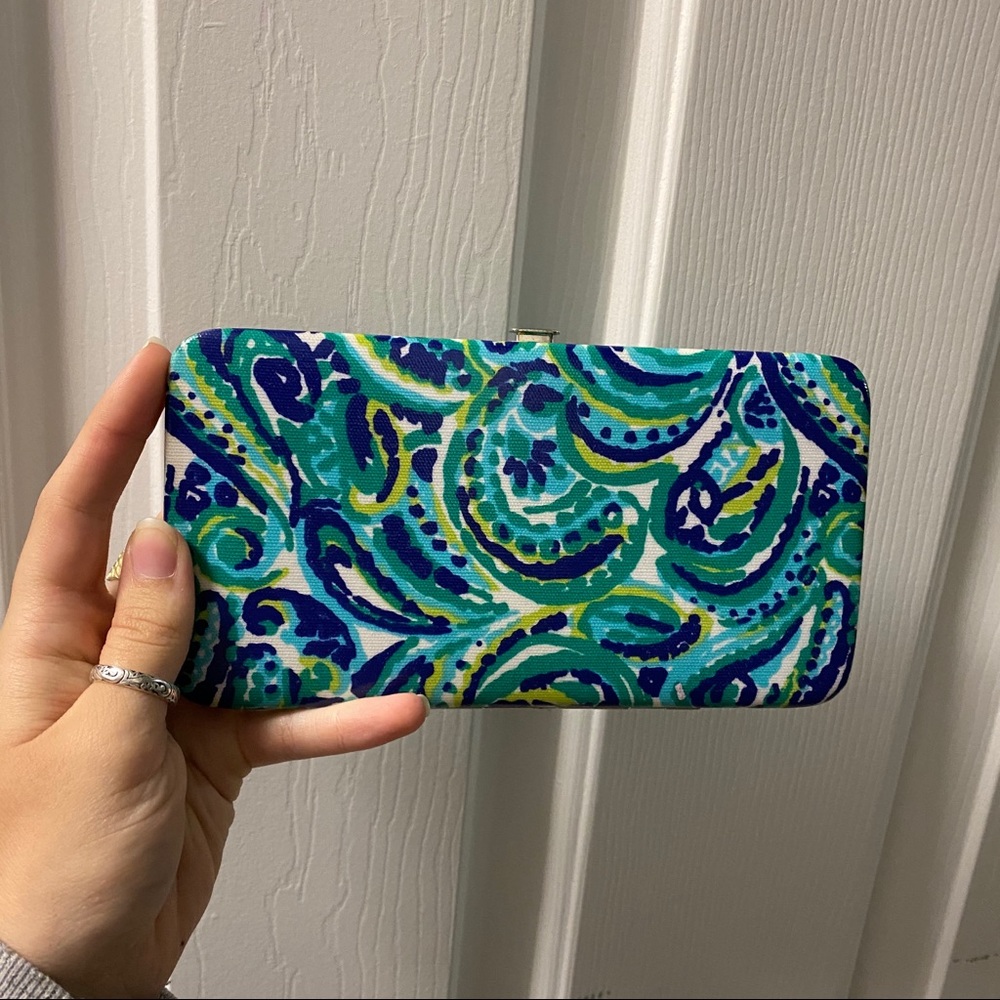 Clutch wallet